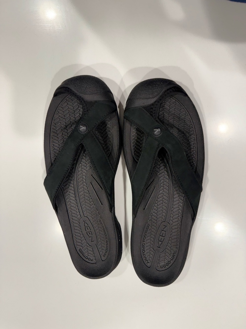 Keen WAIMEA Men's Sandals Black Size 10-Slip On *Excellent Condition